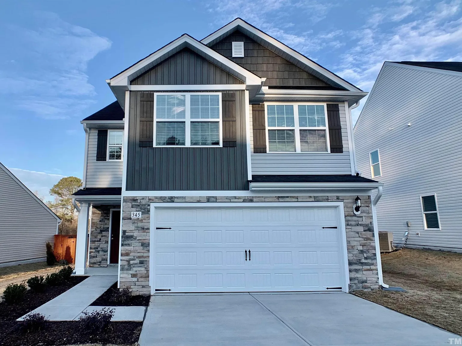 3 bed, 2.5 bath, 1910 sqft, $1,895 — Photo 1