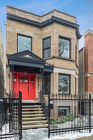 3321 N Leavitt St, Chicago, IL 60618 | Zillow