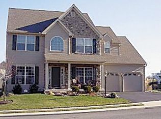 75 Grayson Ave, East Earl, PA 17519