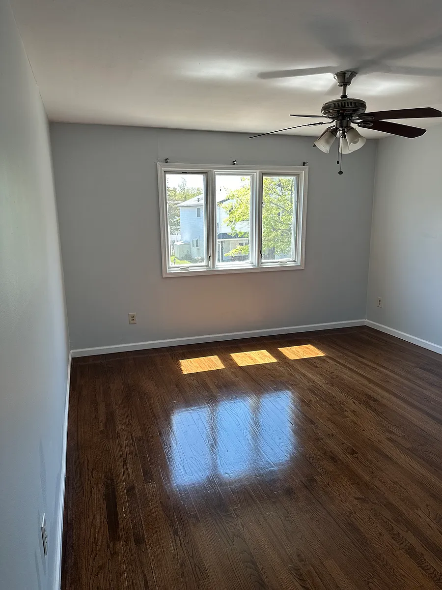 Room 1: Can use as primary bedroom or living Room. - 31 Pilcher St