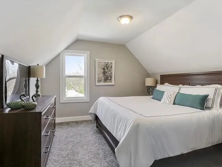 2561 Sylvan Rd — Photo 9