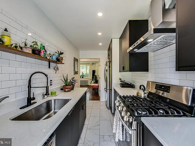 213 Hawaii Ave NE #1 — Photo 2