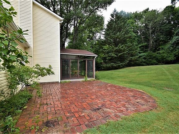 4th image of 8320 Stoney Brook Dr