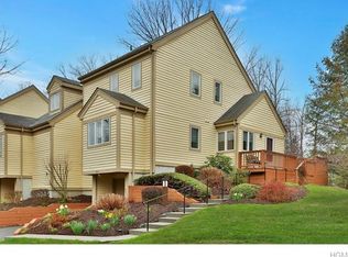 4405 Manor Dr, Peekskill, NY 10566