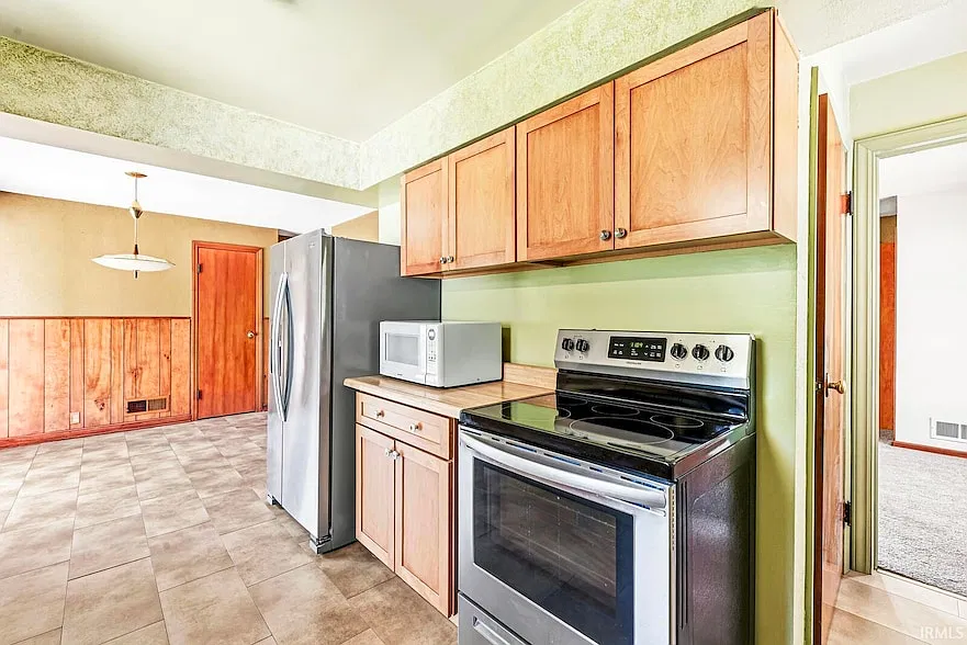 2 bed, 1000 sqft, $1,700 — Photo 3