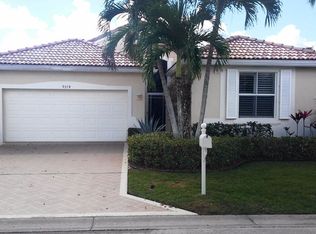 9574 Lago Dr, Boynton Beach, FL 33472