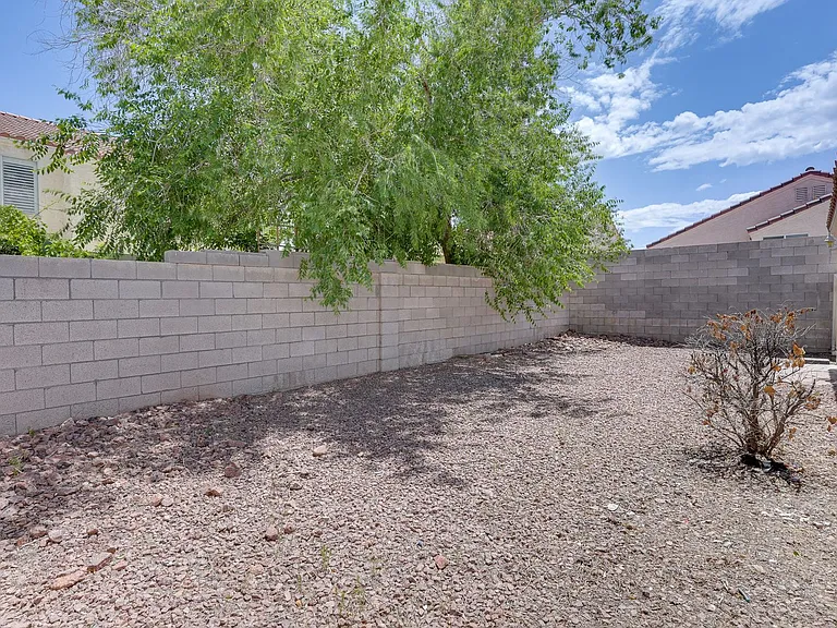 9660 Crystal Ridge Rd — Photo 27