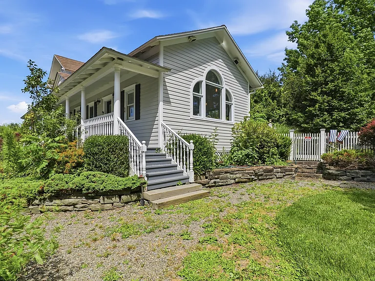 313 Warren Rd #1 — Photo 32