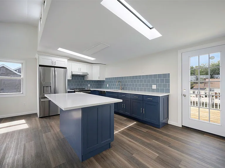 110 East Dr — Photo 4
