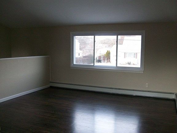 3rd image of Arpage Dr