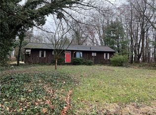 1019 Sandy Lake Rd, Kent, OH 44240