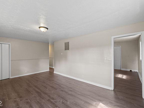 4th image of 7424 North Dr