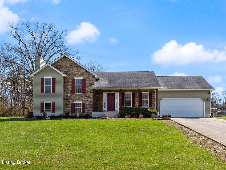 1st image of 697 Pin Oak Dr