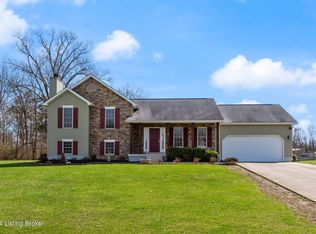 697 Pin Oak Dr, Taylorsville, KY 40071