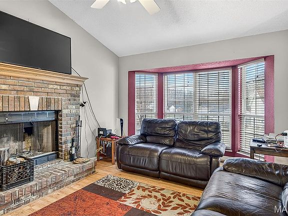 5th image of 120 Greenbrier Blvd