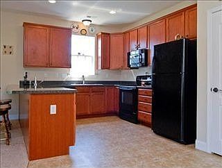 5th image of 10 Berry Pine Ct