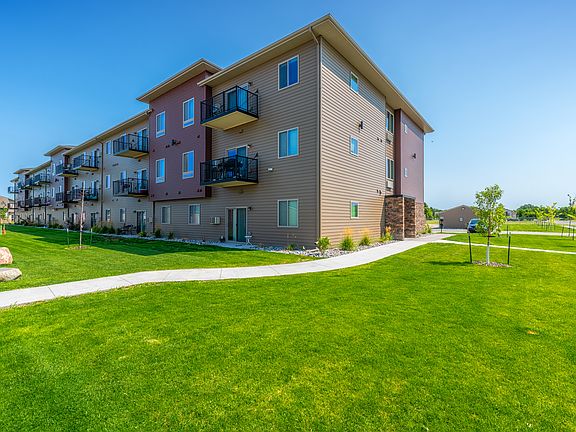 3rd image of 1502 Belsly Blvd #3B-2Ba-1332Sqft