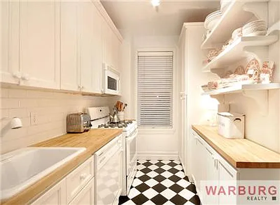 Sold by Warburg | media 2