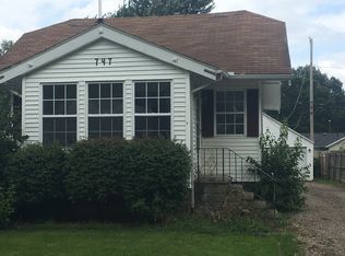 747 Roberts St, Sheffield Lake, OH 44054