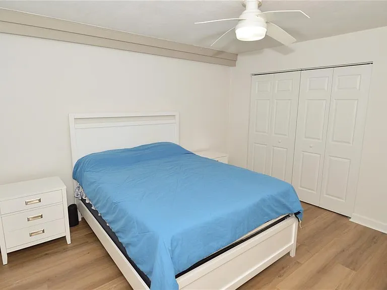 4700 Cove Cir #107 — Photo 26