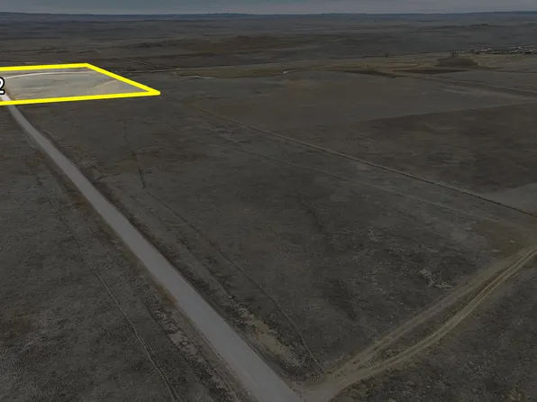 2 Elliott Rd, Newcastle, WY 82701