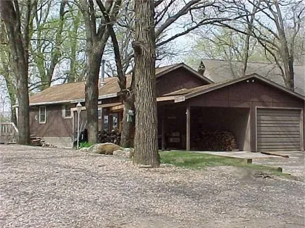 2107 Burr Oak Rd, Milford, IA 51351