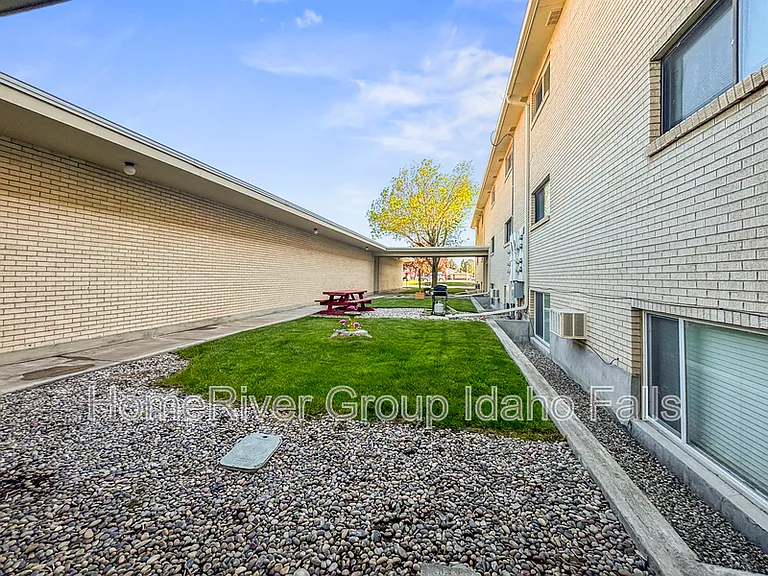 1830 Balboa Dr #K — Photo 15