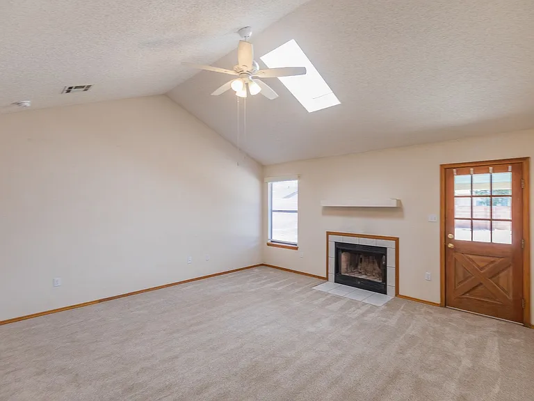 1378 Challenger Ave — Photo 18
