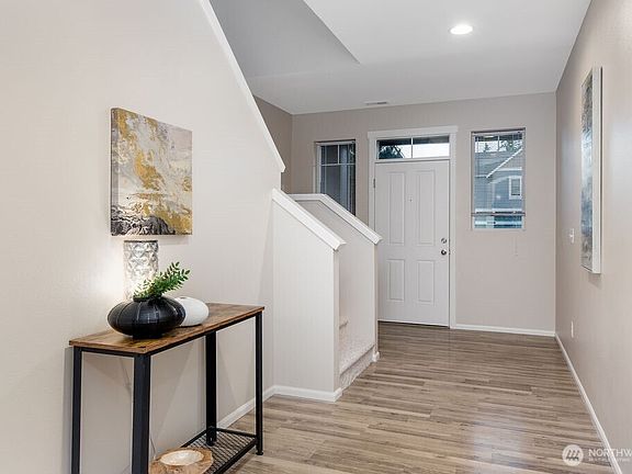 5th image of 19114 110th Avenue Ct E