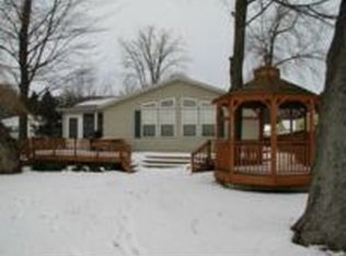 714 Lakeview Dr, Lake Odessa, MI 48849