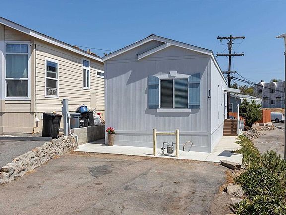 2nd image of 1045 E Vista Way Space 14