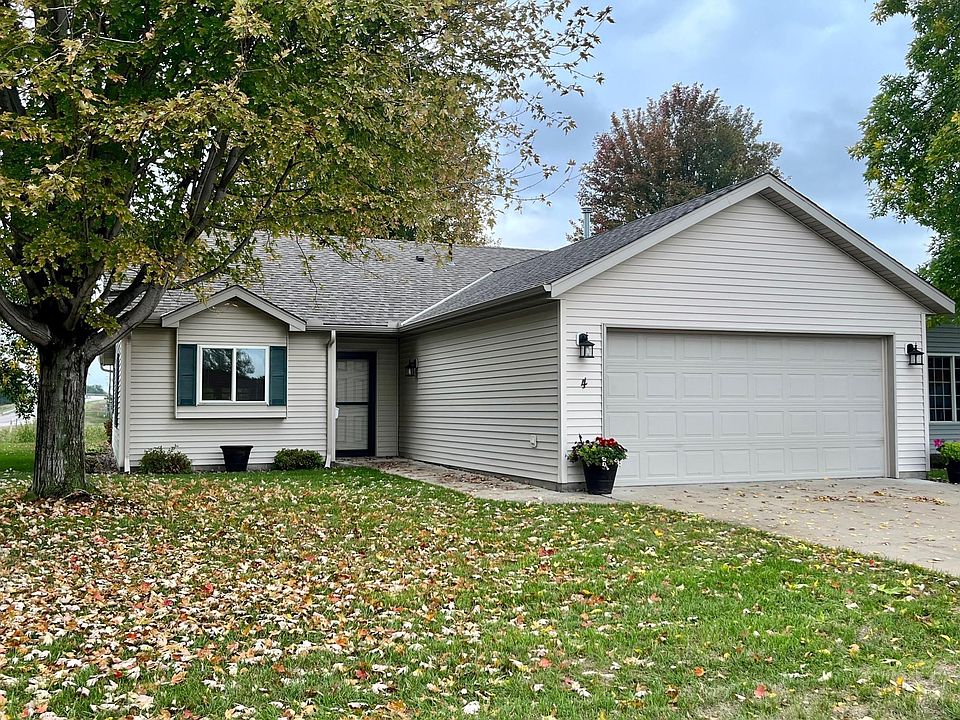 1st image of 4 Willow Creek Dr