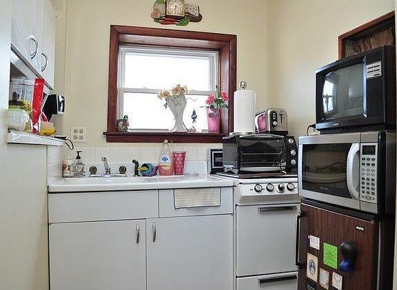 4th image of 2719 N Narragansett Ave