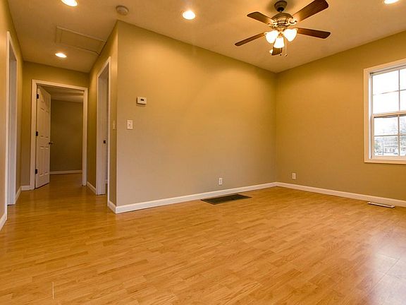 4th image of 31 Mohican St