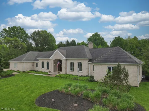 34700 Dorchester Rd, Gates Mills, OH 44040