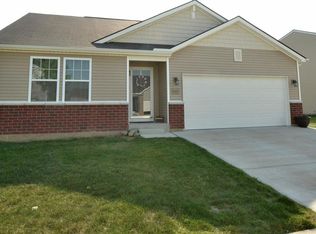 8411 Walnut Hl, Dexter, MI 48130