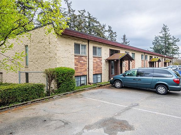 2nd image of 51 32nd St #201