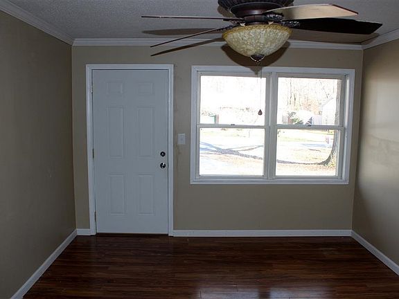 3rd image of 1406 Mimosa Ln