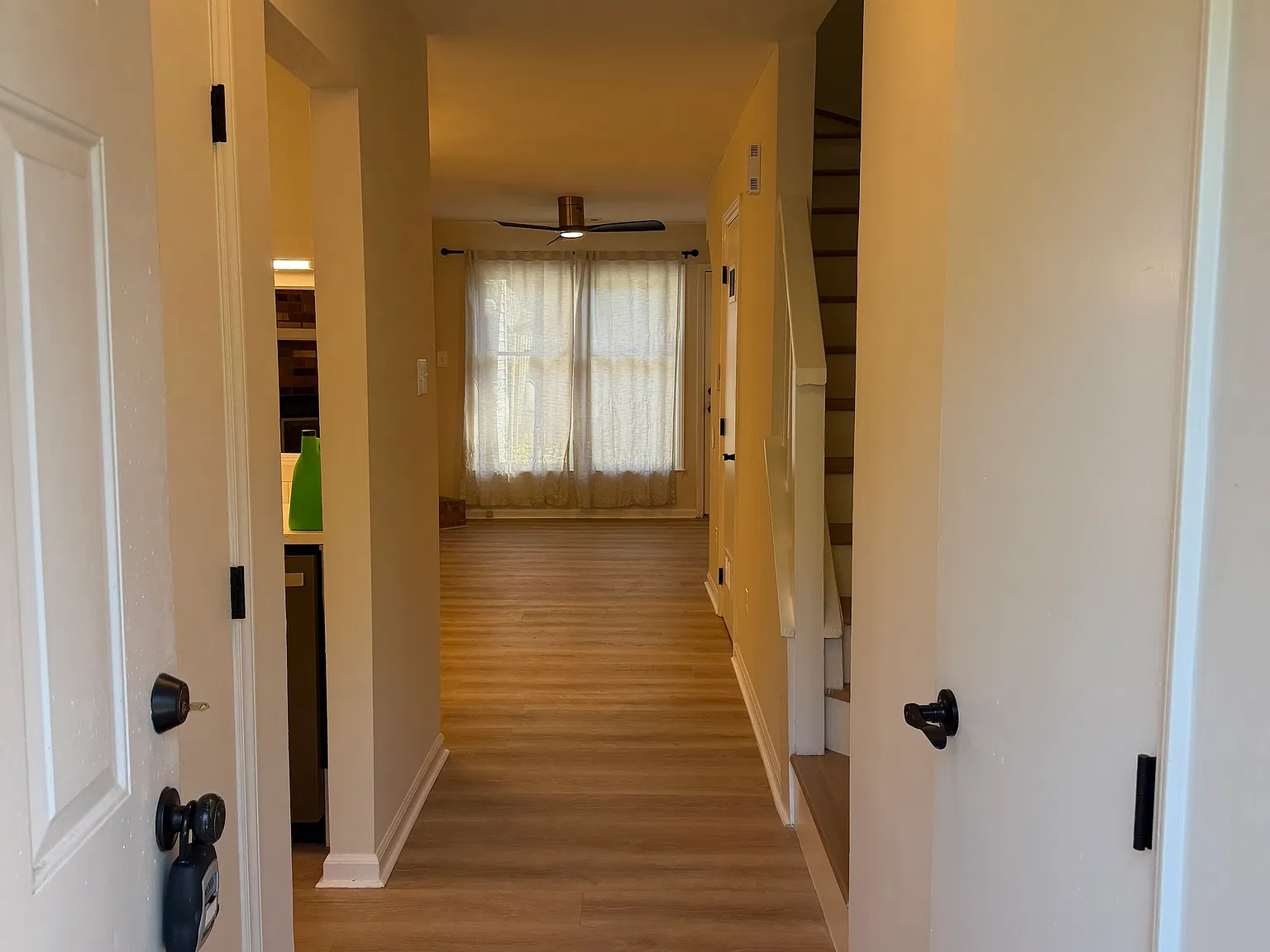 2 bed, 1.5 bath, 1070 sqft, $1,480 — Photo 2