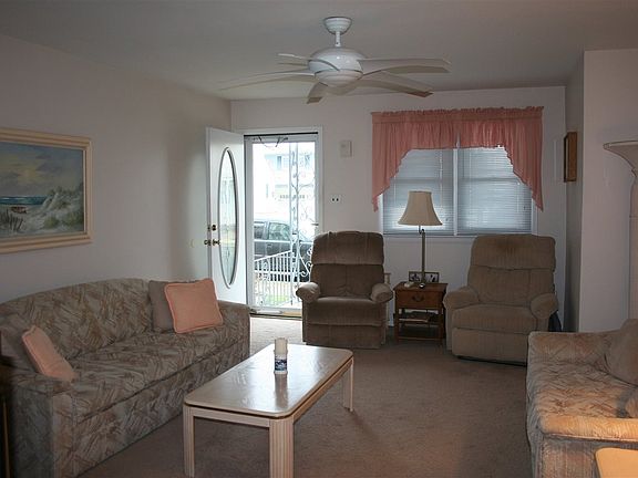 3rd image of 306 E Denver Ave