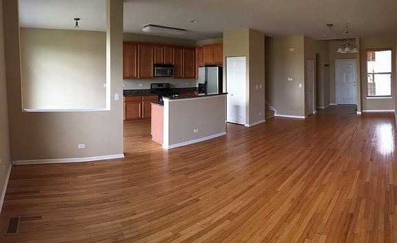 3rd image of 1817 N Crenshaw Cir