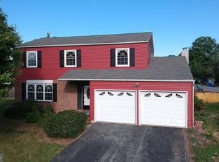 498 Sweetbriar Dr, Harrisburg, PA 17111