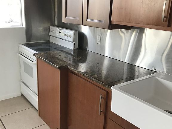 5th image of 6434 University Ave