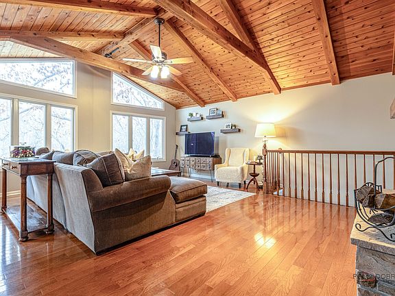 5th image of 29860 N River Dr