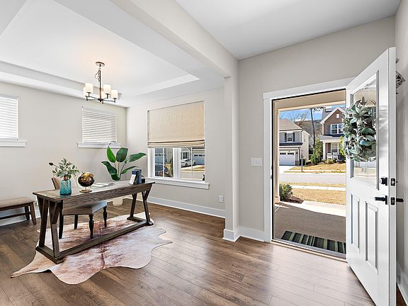 3rd image of 425 Carolina St