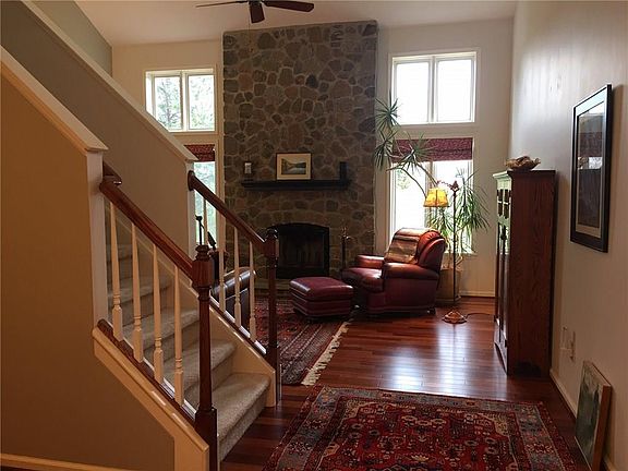 5th image of 24 Dearfield Ct
