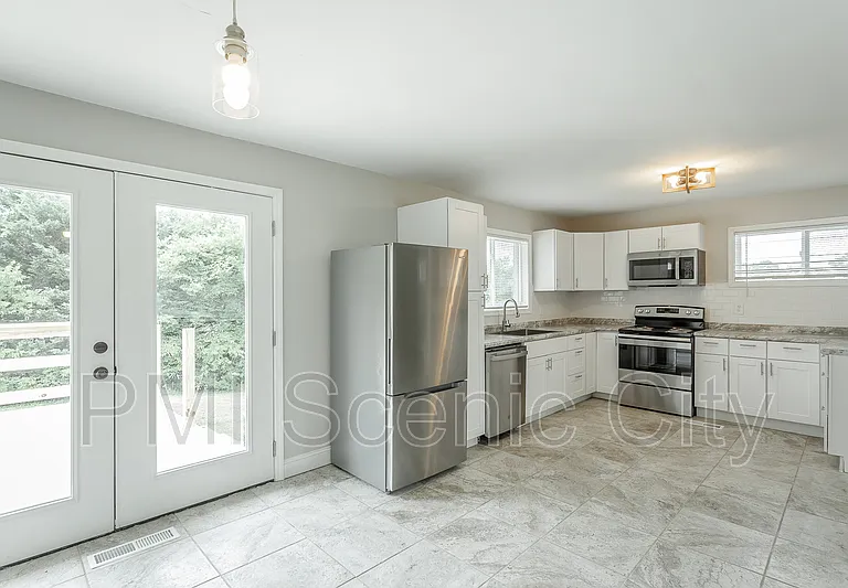 1375 Orbit Dr — Photo 37