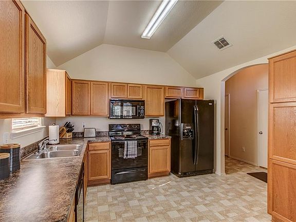 4th image of 1025 Trinidad Dr