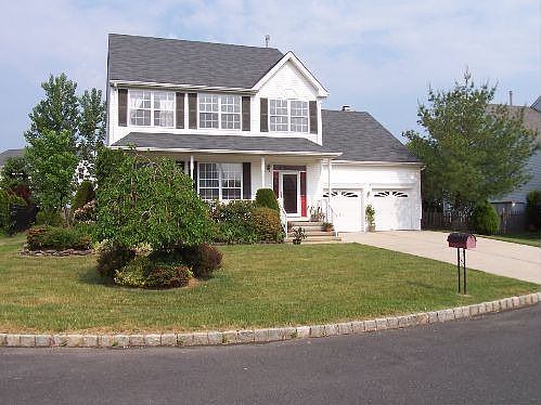 Young Colonial W/Open Porch