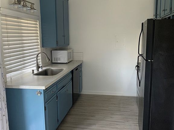 5th image of 1030 W Macarthur Blvd APT 154
